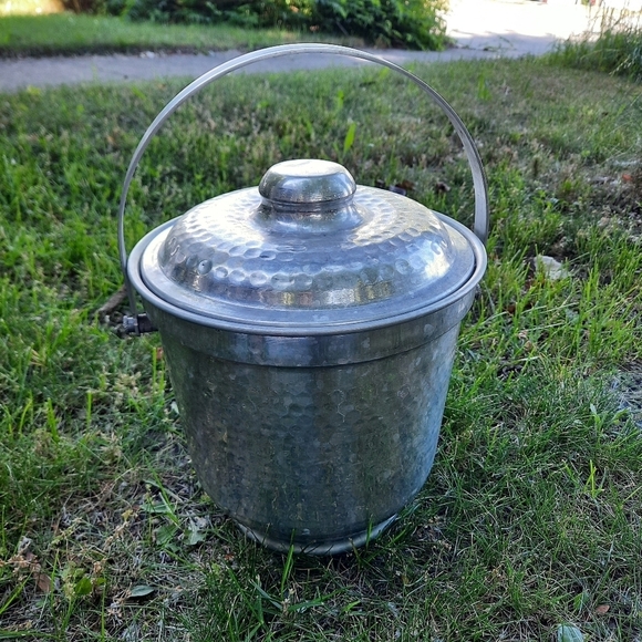 Vintage MCM Italian hammered aluminum silver metal ice bucket with tongs - Picture 1 of 15